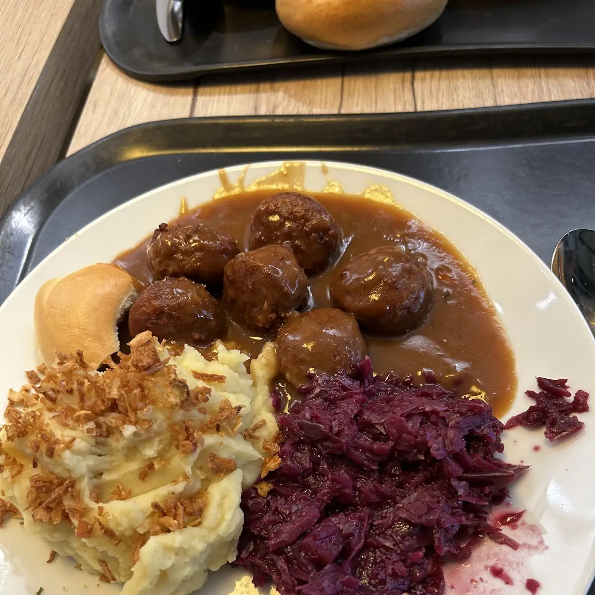 Polpettine Di Carne Con Purè Cipolla Croccante E Capuccio