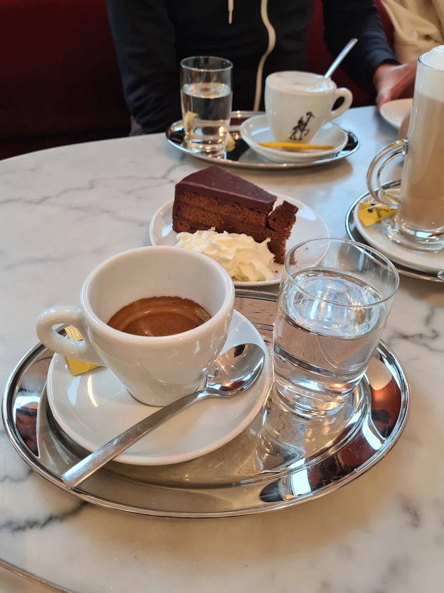 Doppelter Espresso Sacher Torte