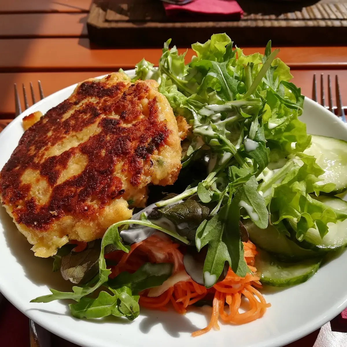 Kaspressknödel Mit Salat