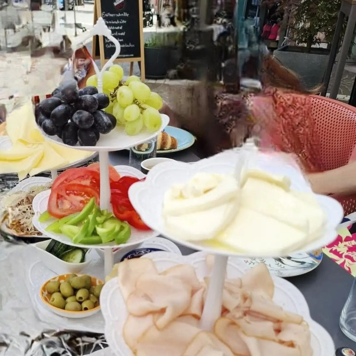 Highlights, Gemona Cafe & Restaurant