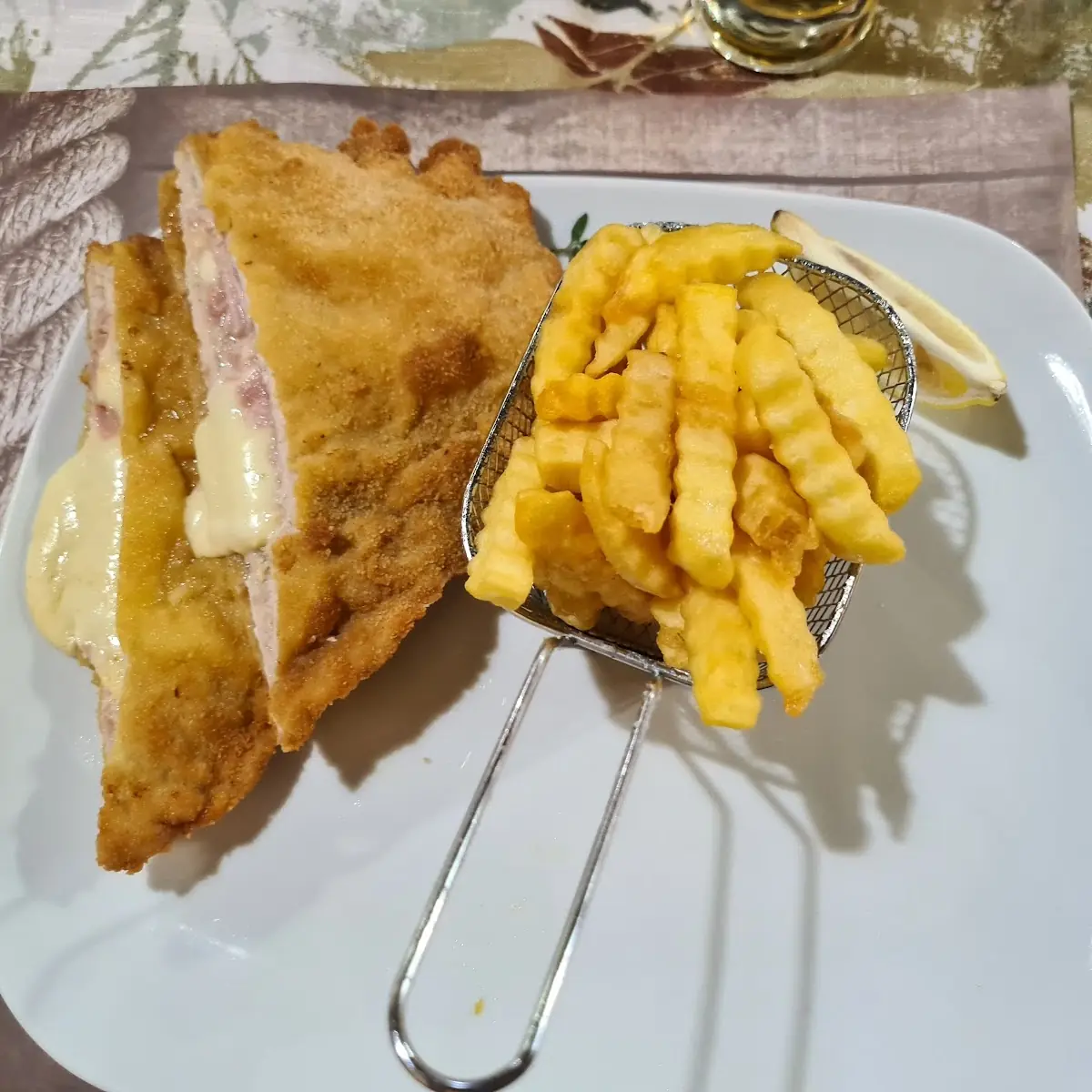 Cordon Bleu Se Smaženými Hranolkami