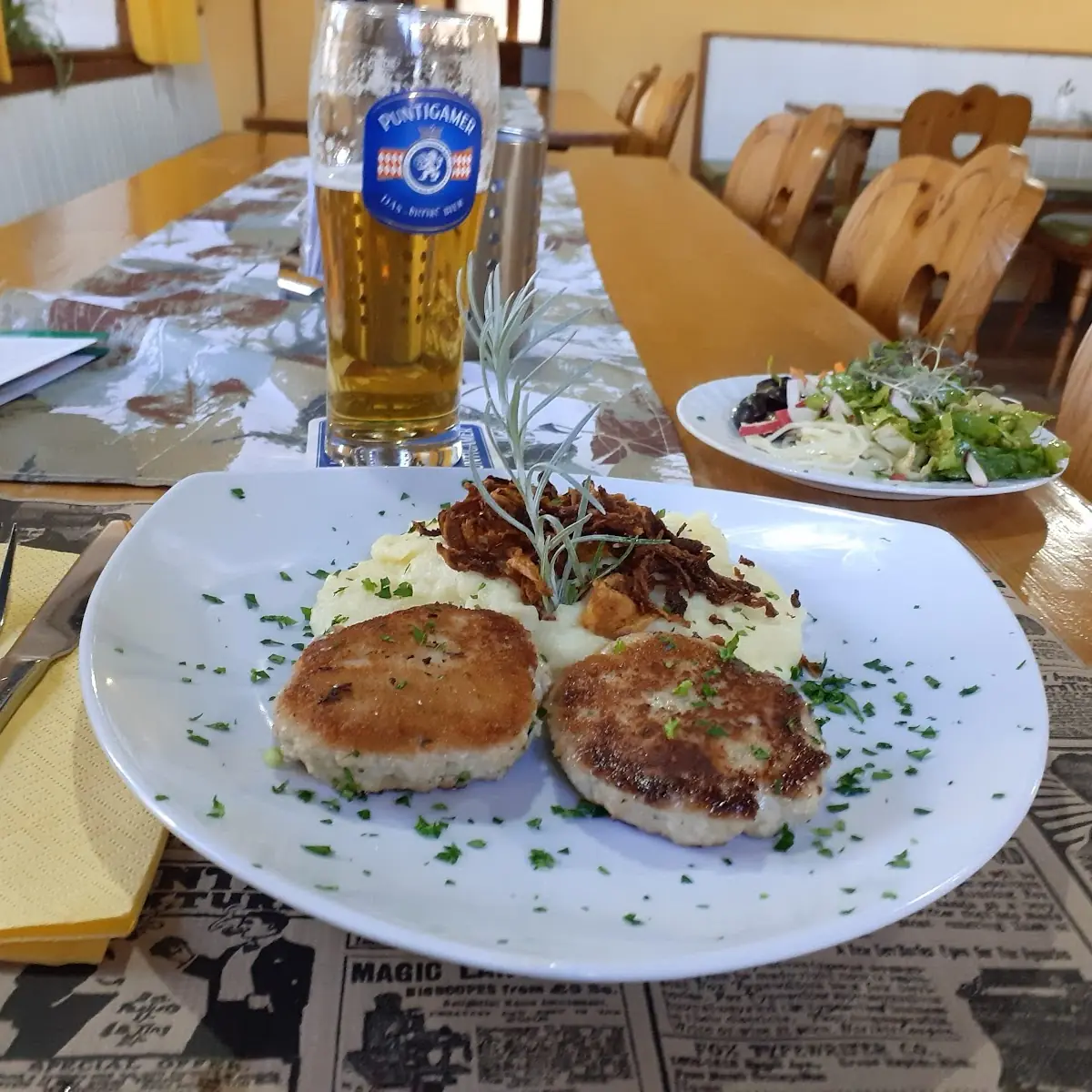 Faschierte Laibchen Mit Kartoffelpüree Und Röstzwiebel