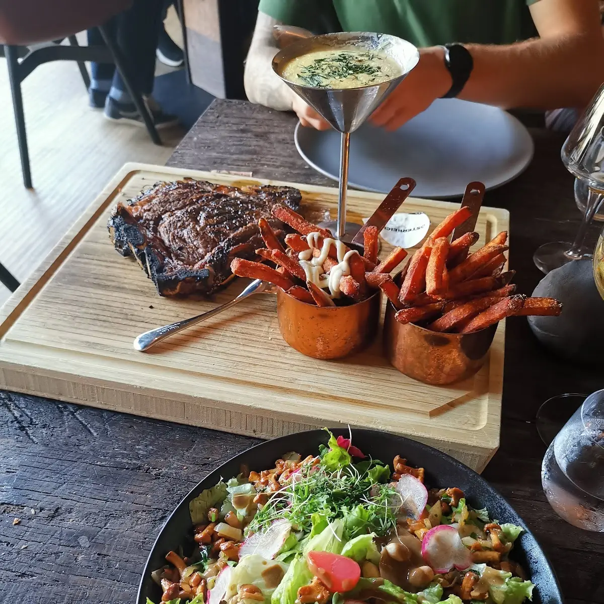 Steak Mit Süßkartoffelpommes