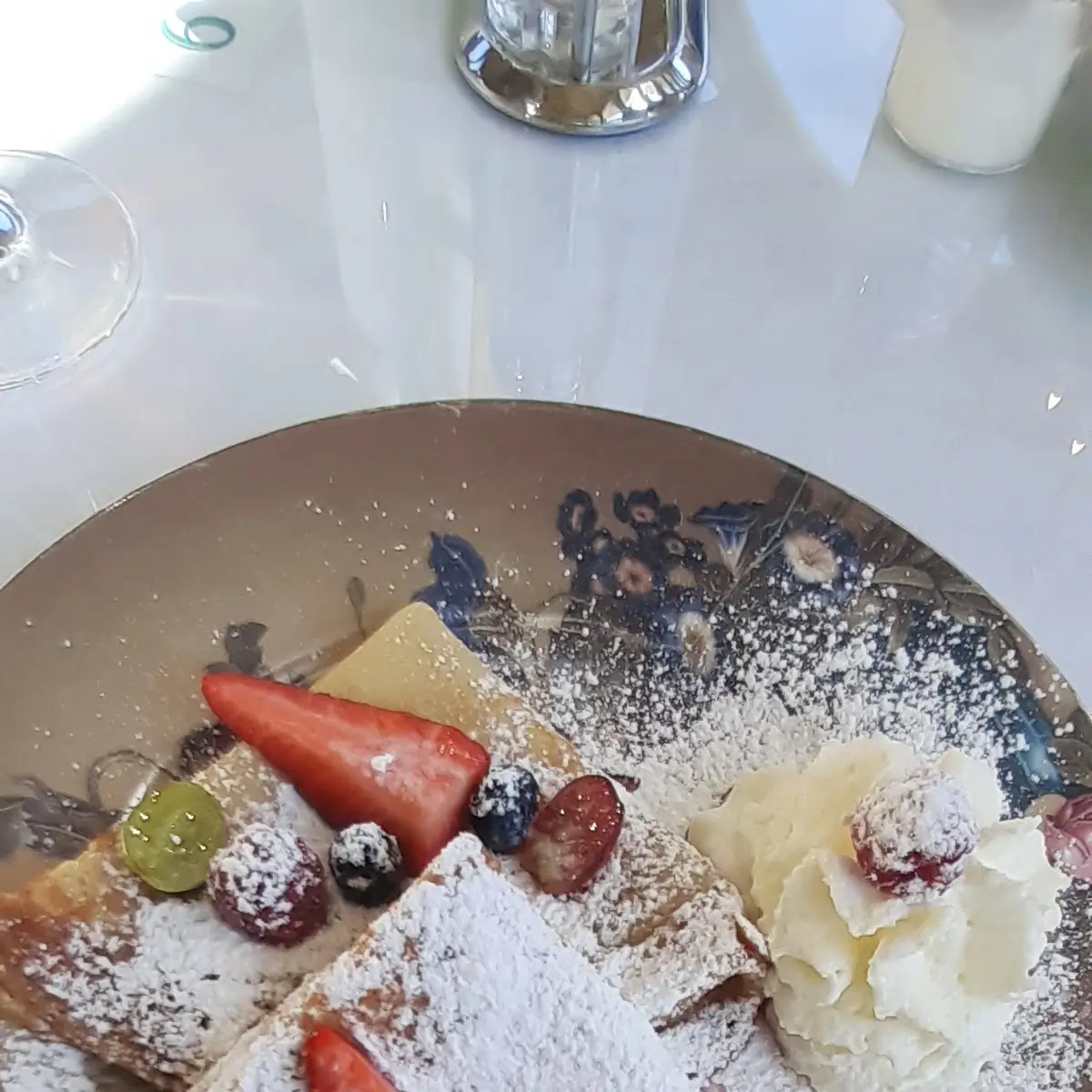 Palatschinke Mit Früchte