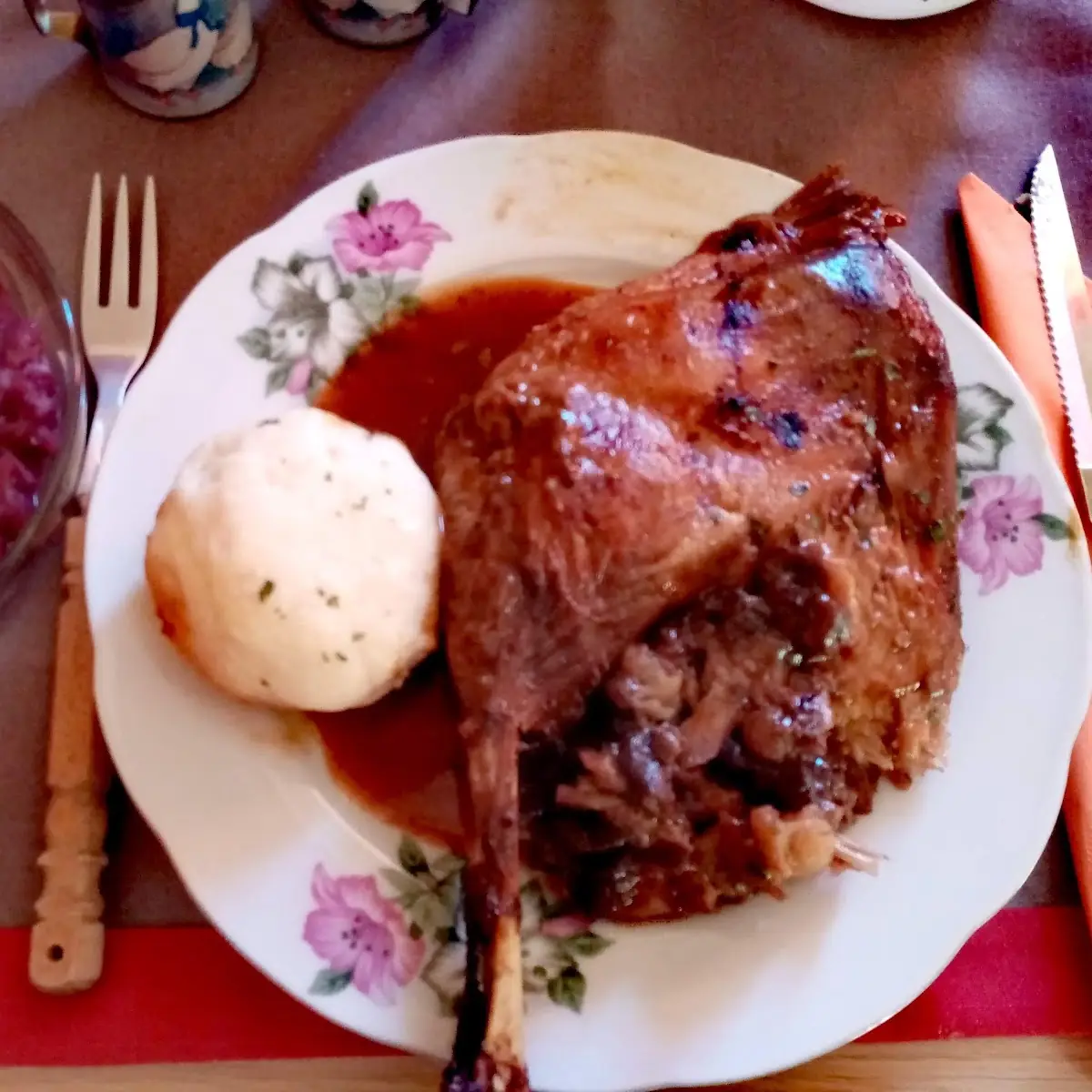 Gansl Mit Erdäpelknödel