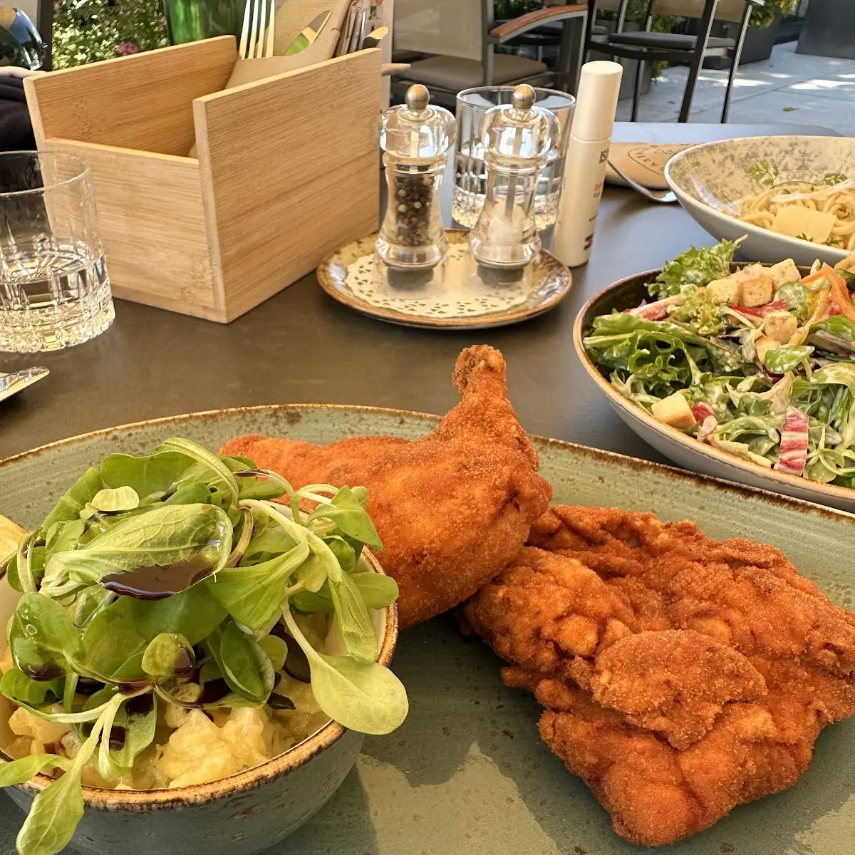Mit Buttermilch Mariniertes Backhendl Kartoffel-vogerlsalat