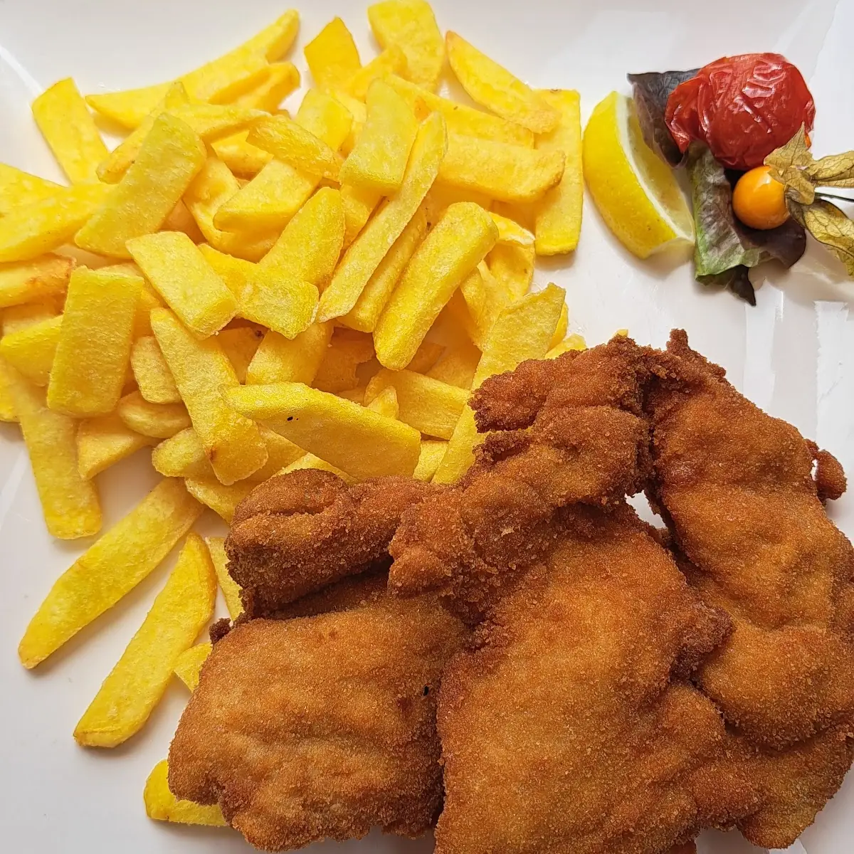 Backhendel Nach Art Des Hauses Mit Pommes