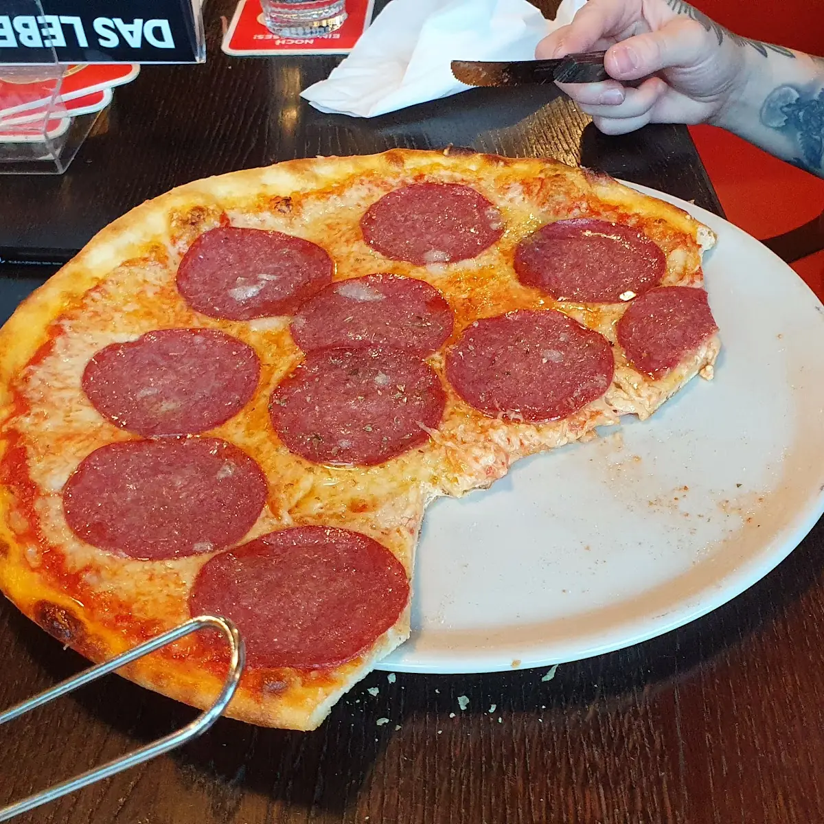 Pizza Salami & Knoblauch