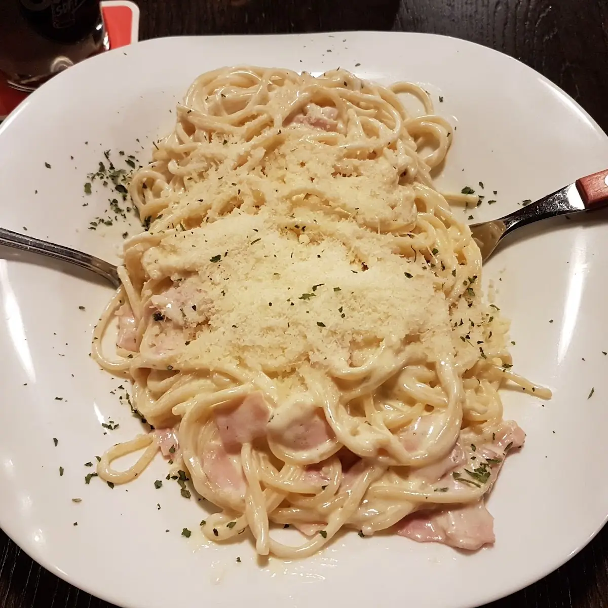 Spaghetti Mit Käsesahnesauce Emmentaler Speck Und Parmesan Und Knobi
