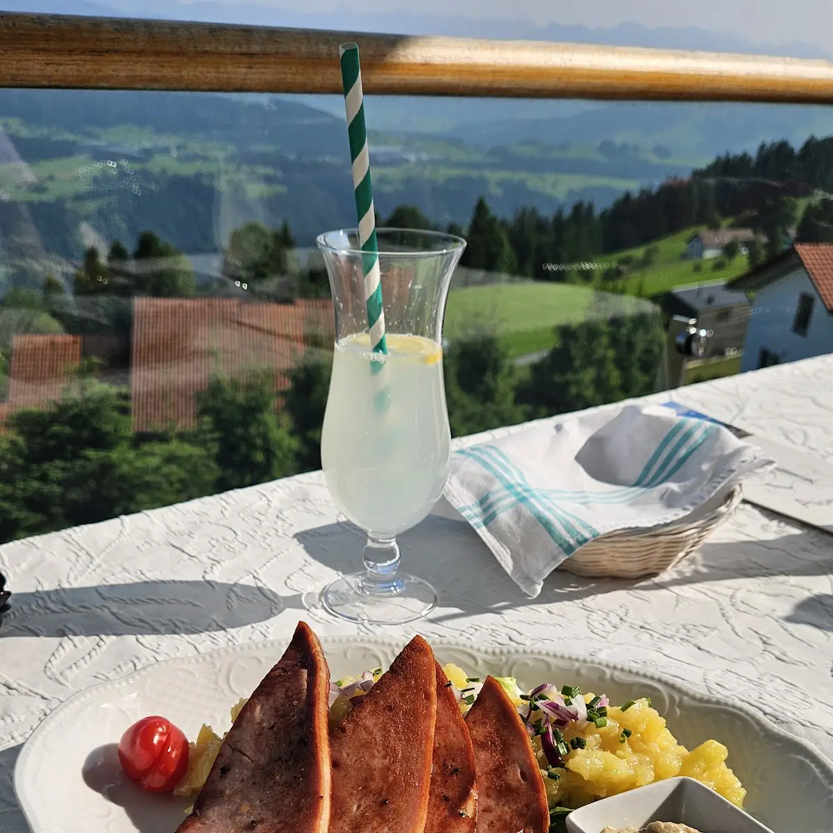 Leberkäse Mit Kartoffelsalat
