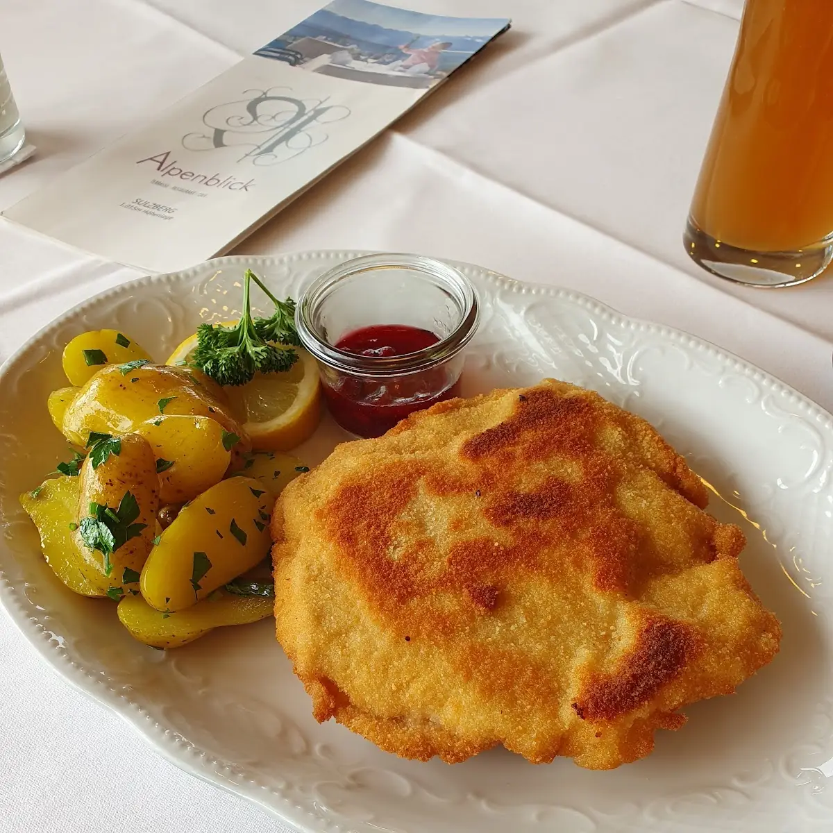 Schnitzel Wiener Art Mit Salatteller