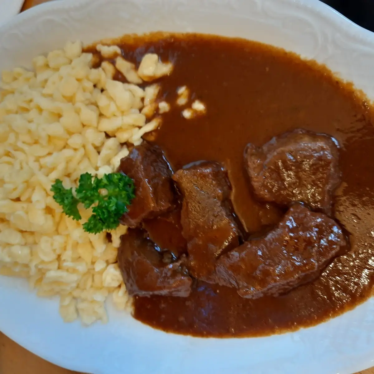 Spätzle Mit Gulasch