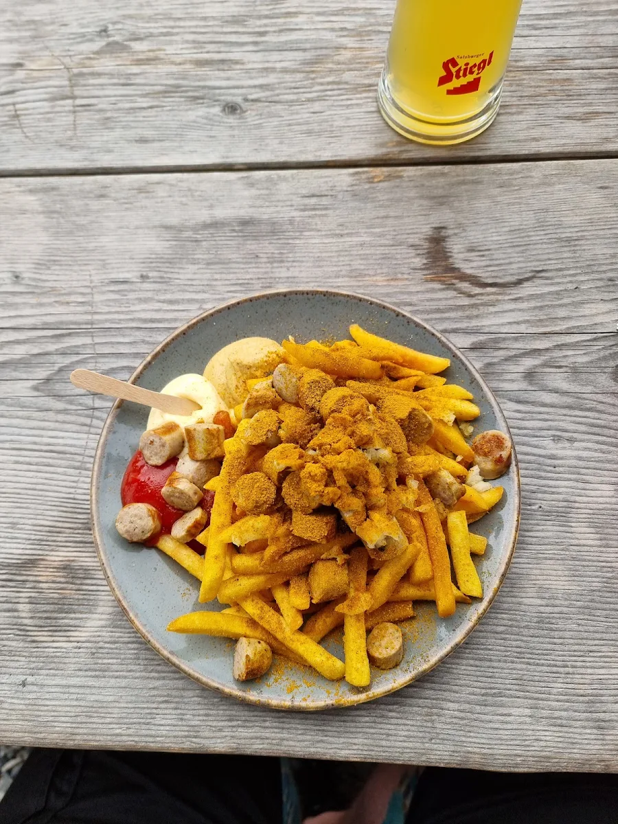 Currywurst Pommes Mit Ketchup