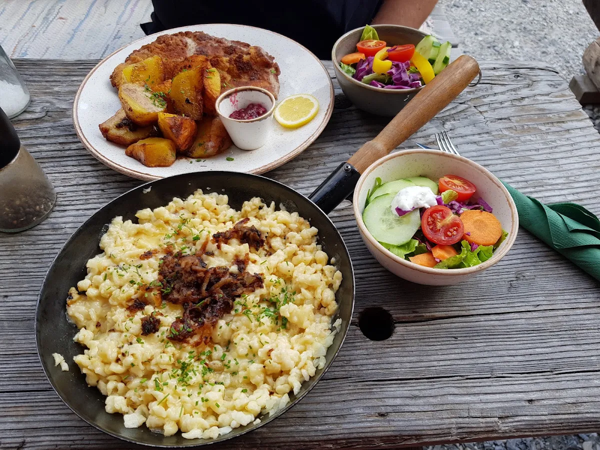 Wiener Schnitzel Und Käsespätzle