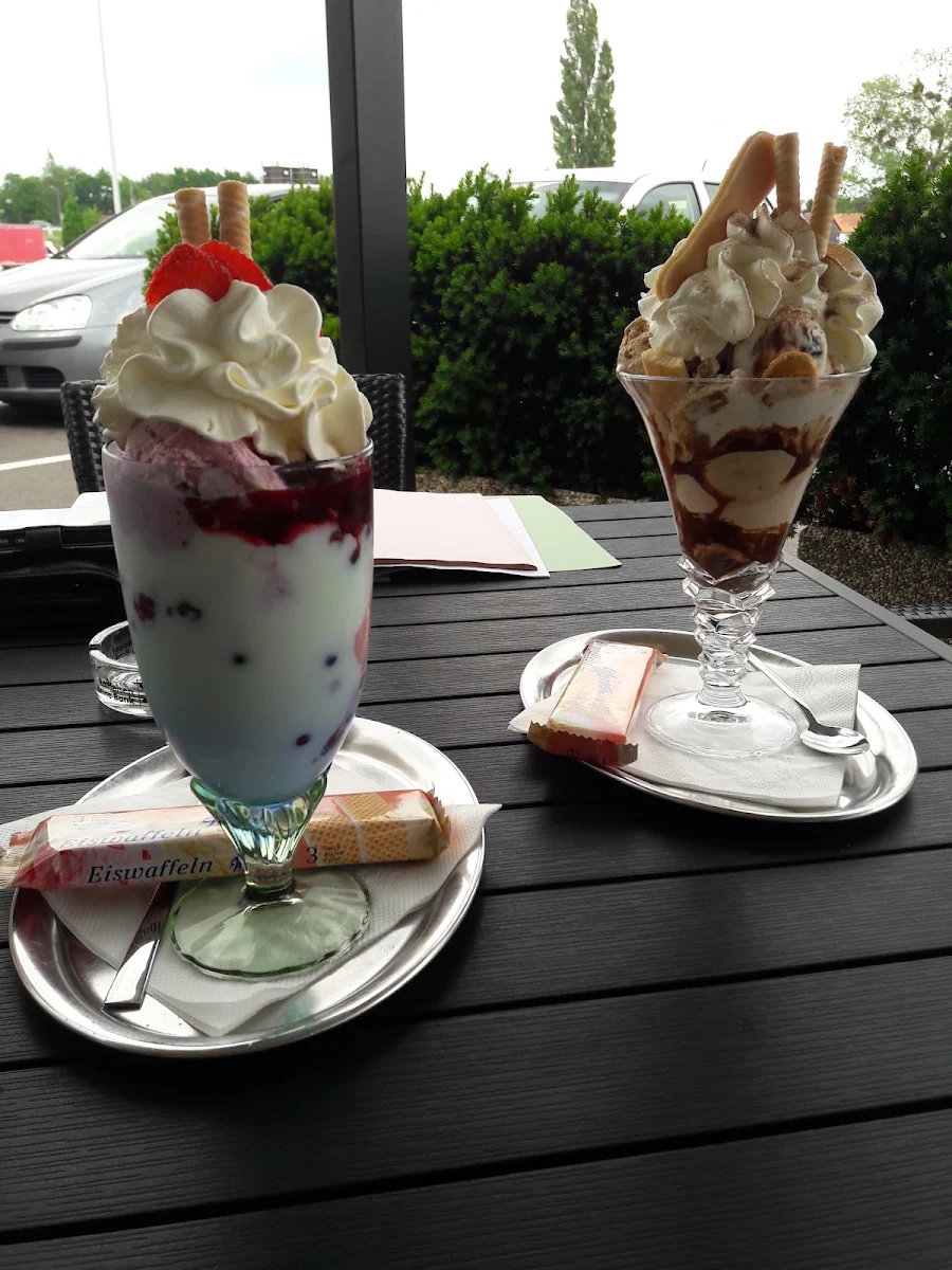 Amaretto Kirschen Cup