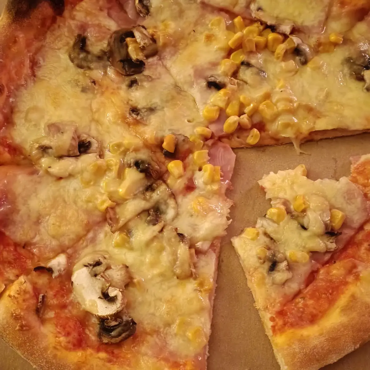 Auch Hier Mit Käse Ertränkt Die Pizza Nicht Zu Empfehlen Provenciale