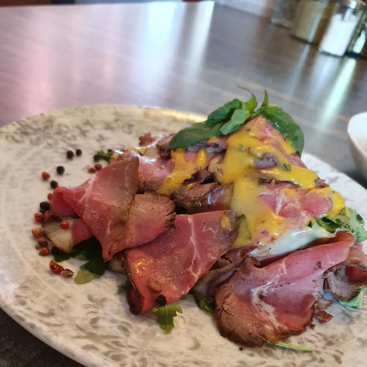 Roastbeef Auf Rucola Salat
