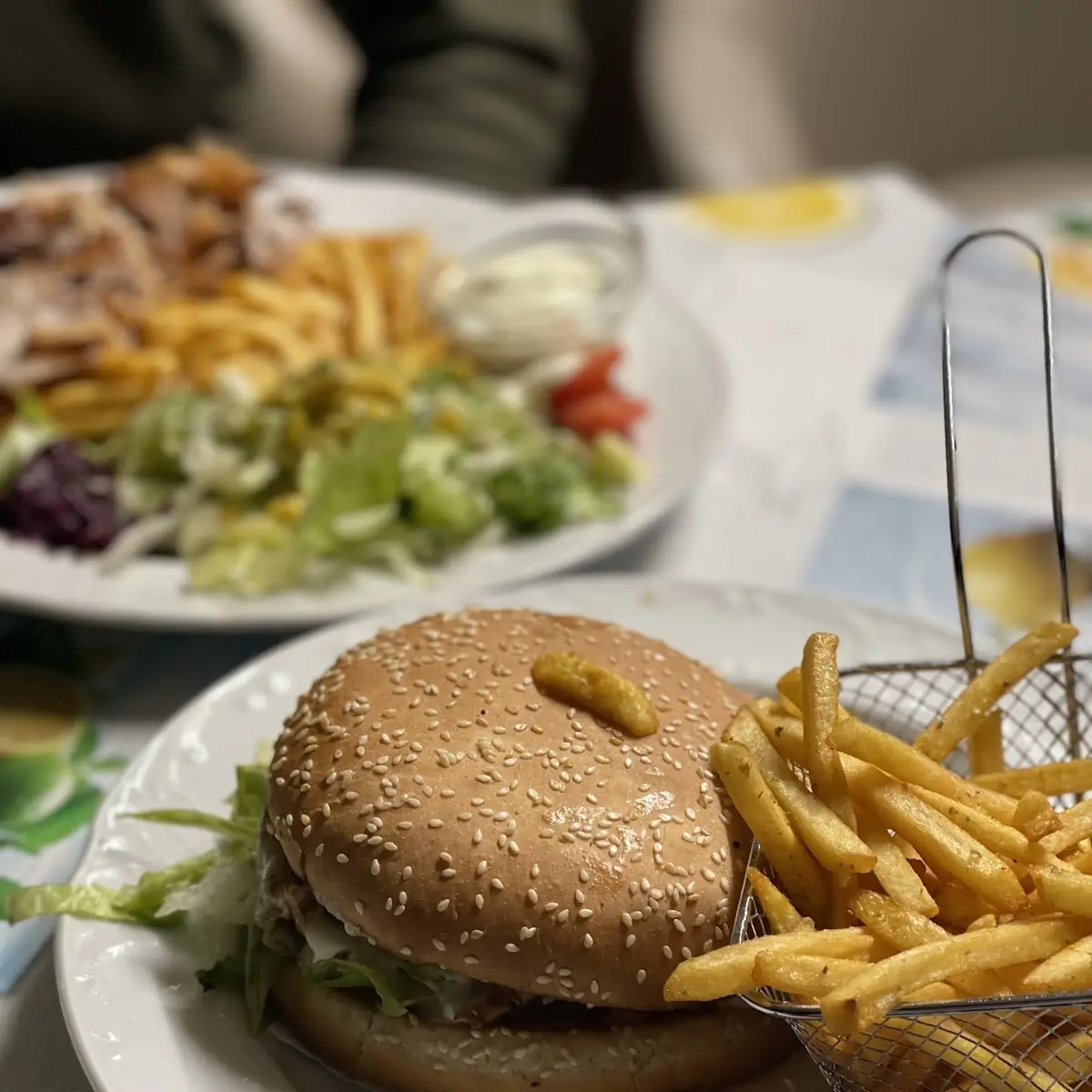 Don Dino Burger Mit Pommes Frites XL