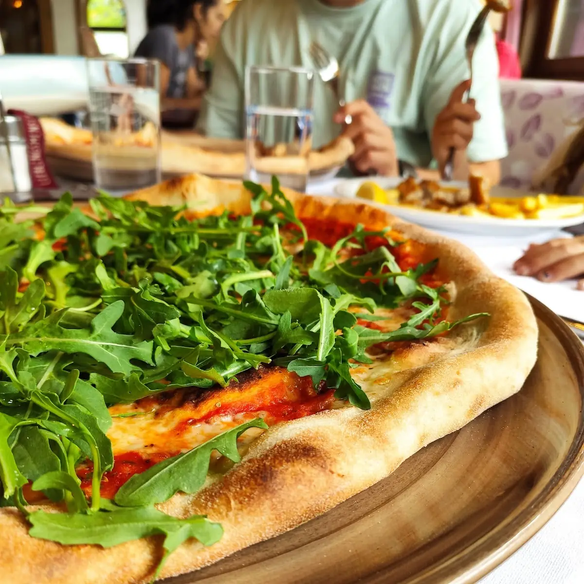 Pizza Margherita Mit Rucola