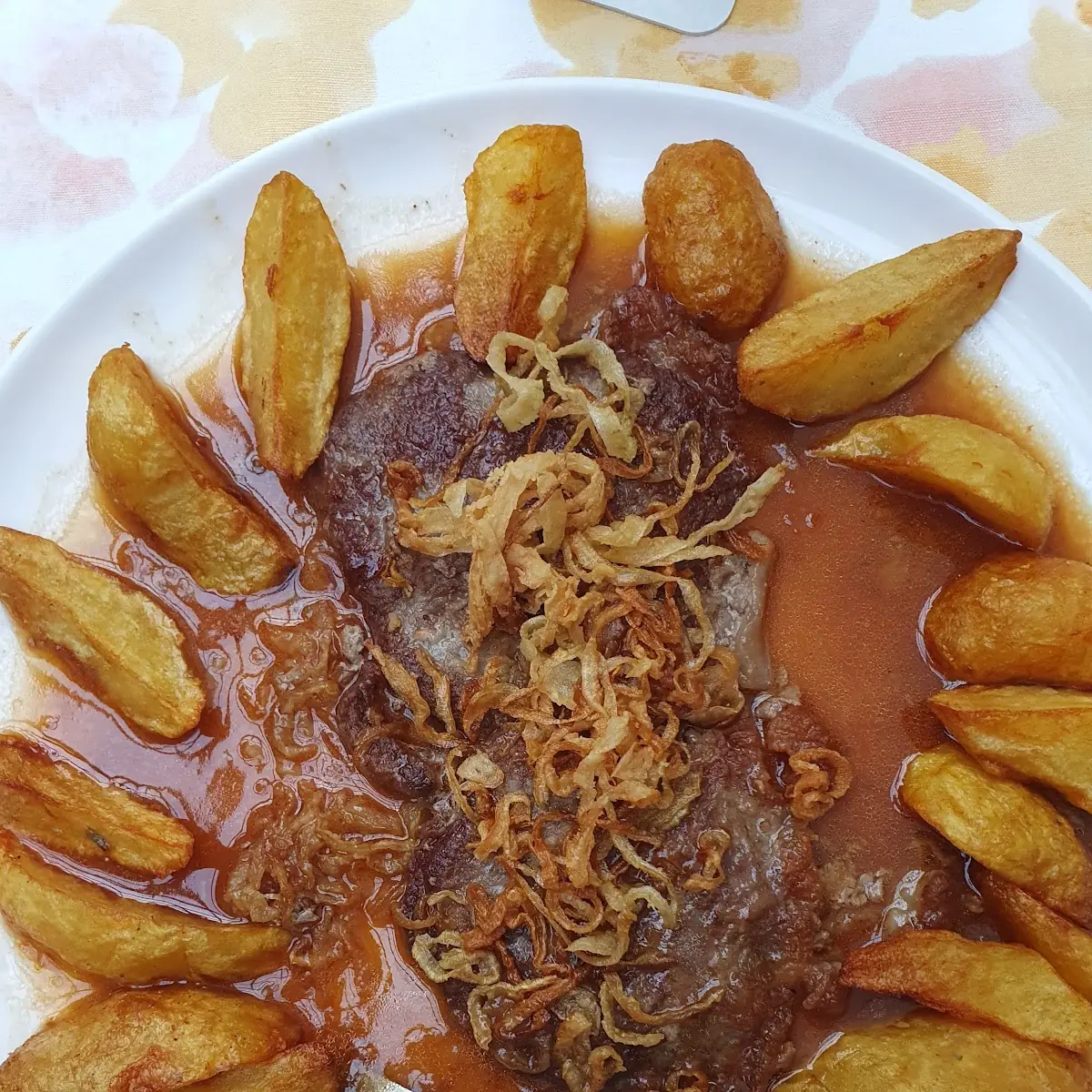 Zwiebelrostbraten Mit Bratkartoffeln