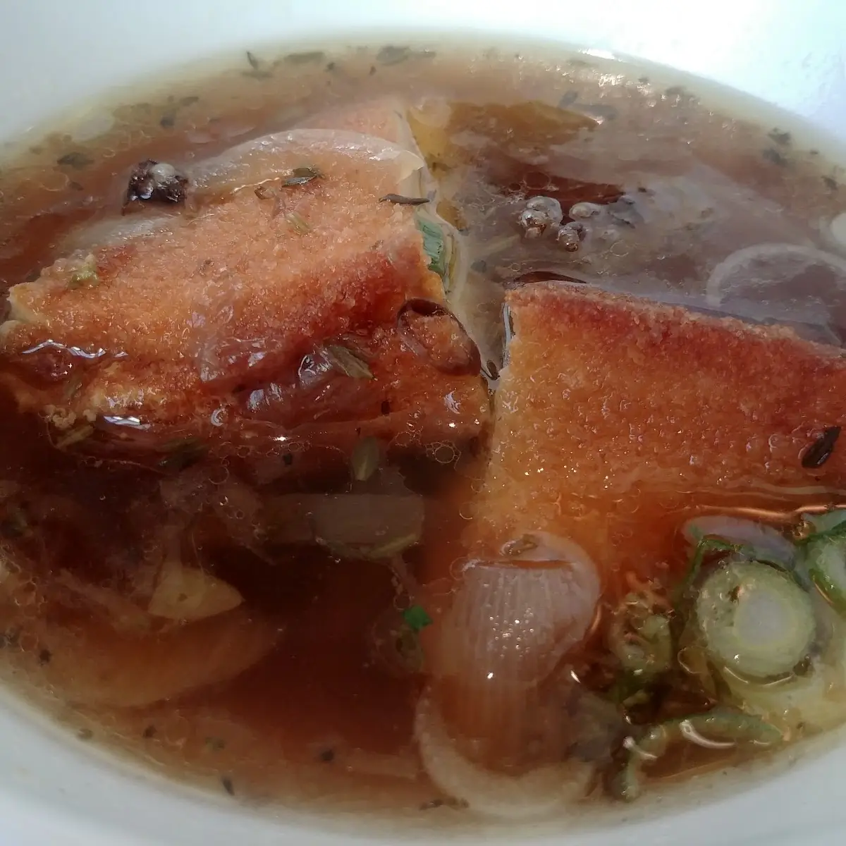 Zwiebel-biersuppe