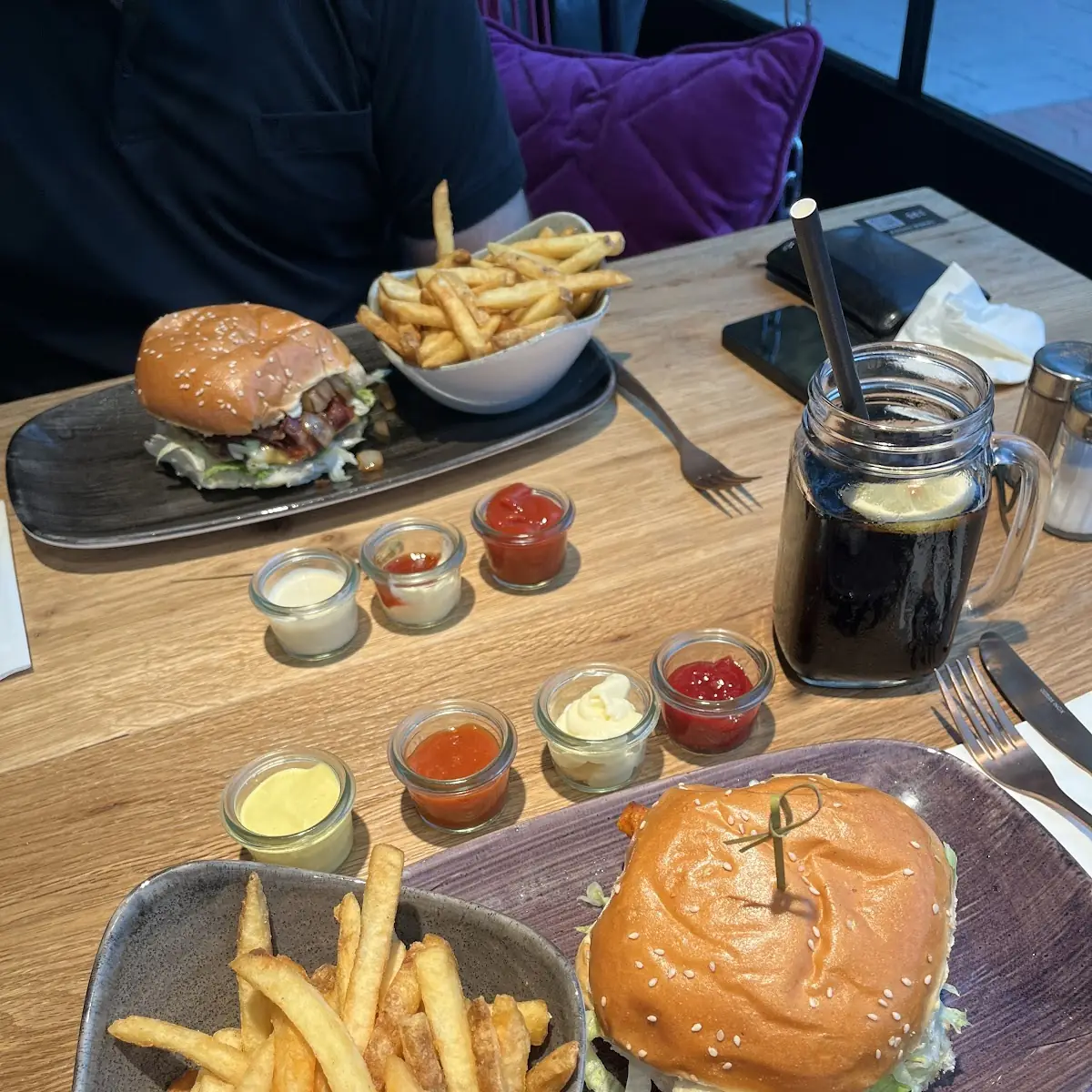 Classic Bacon Cheeseburger Mit Fries