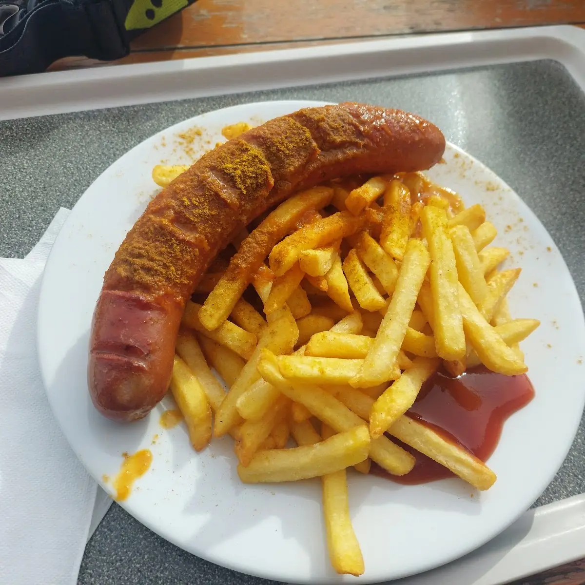 Currywurst Mit Pommes Frites