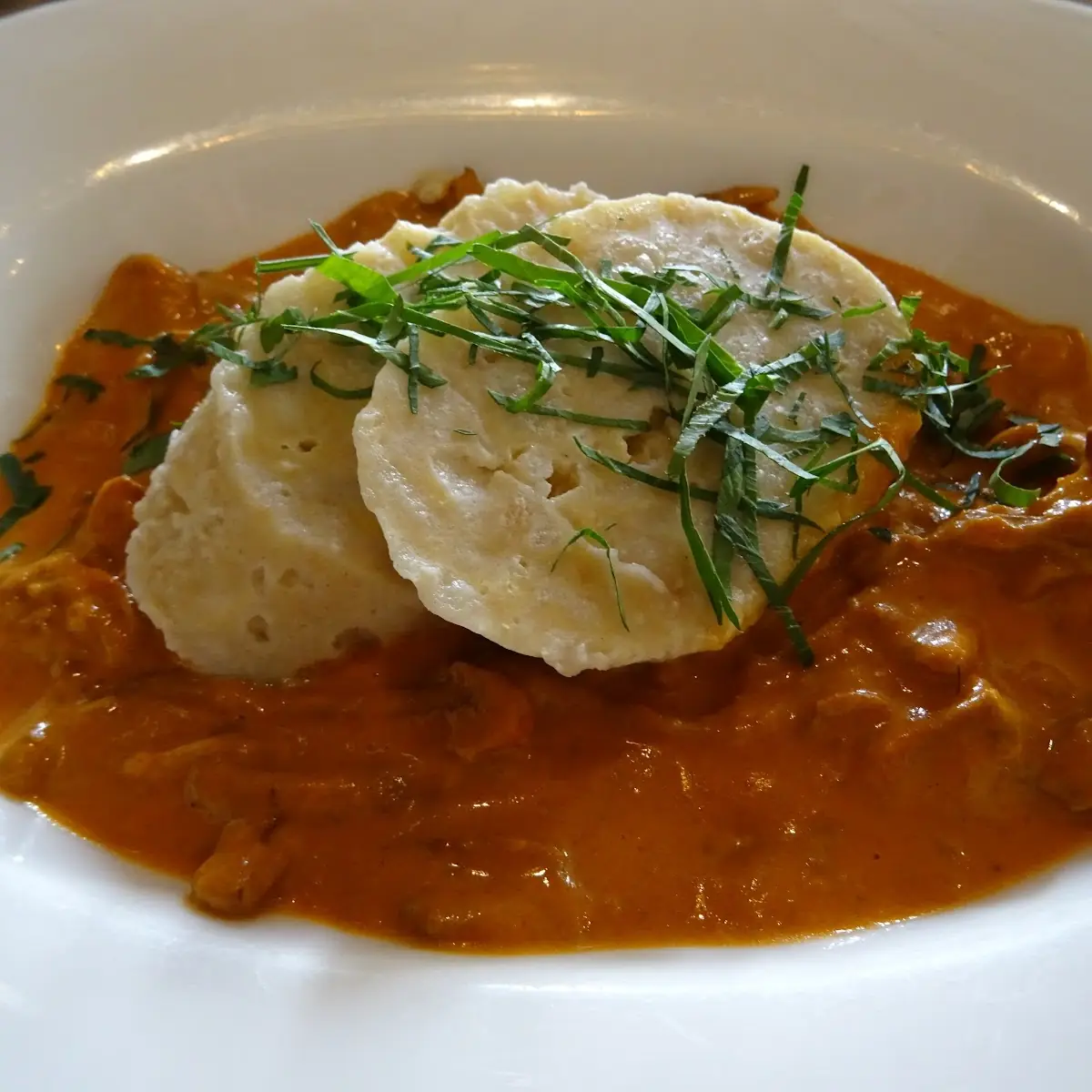 Eierschwammerlgulasch