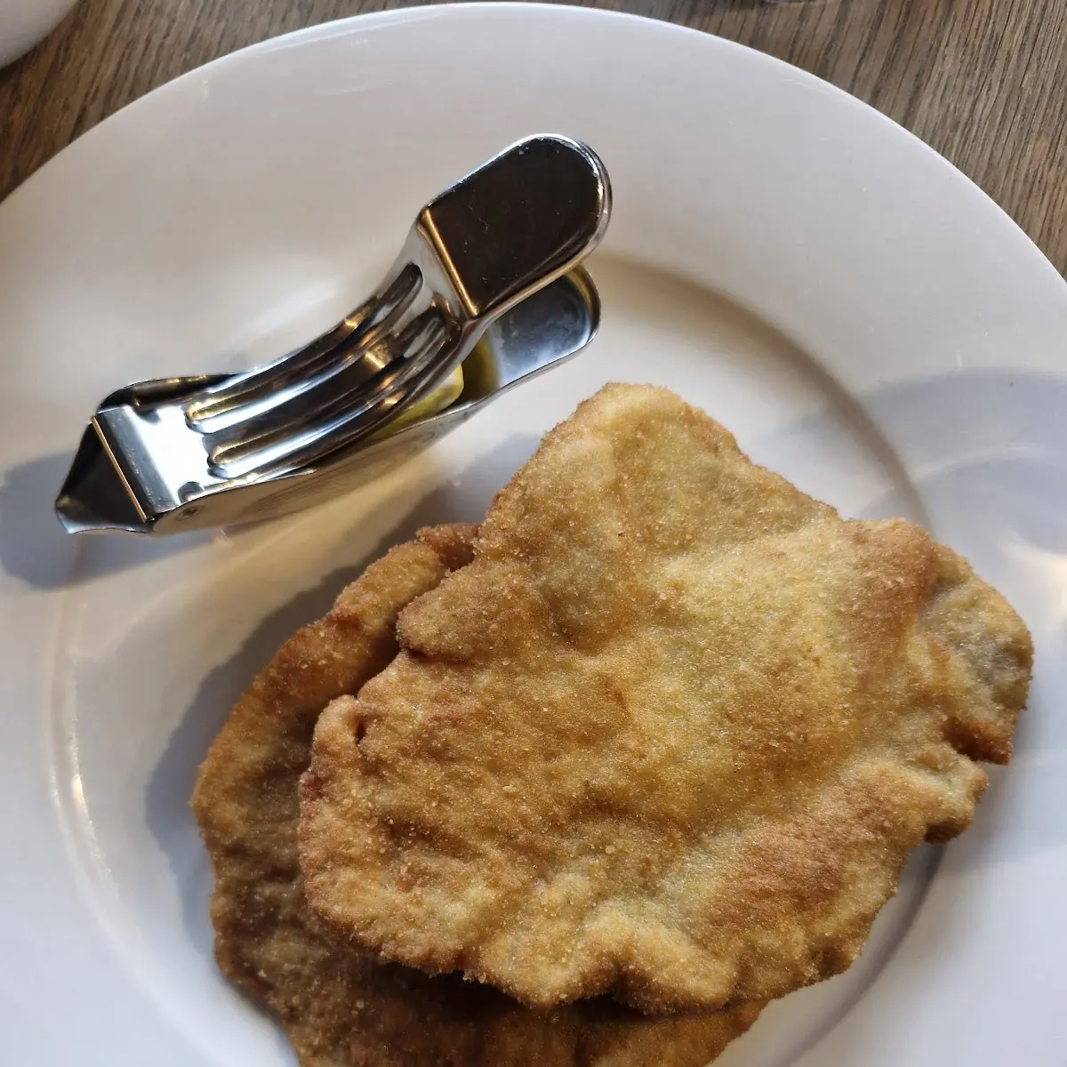 Wiener Schnitzel Vom Schwein Mit Gemischtem Salat
