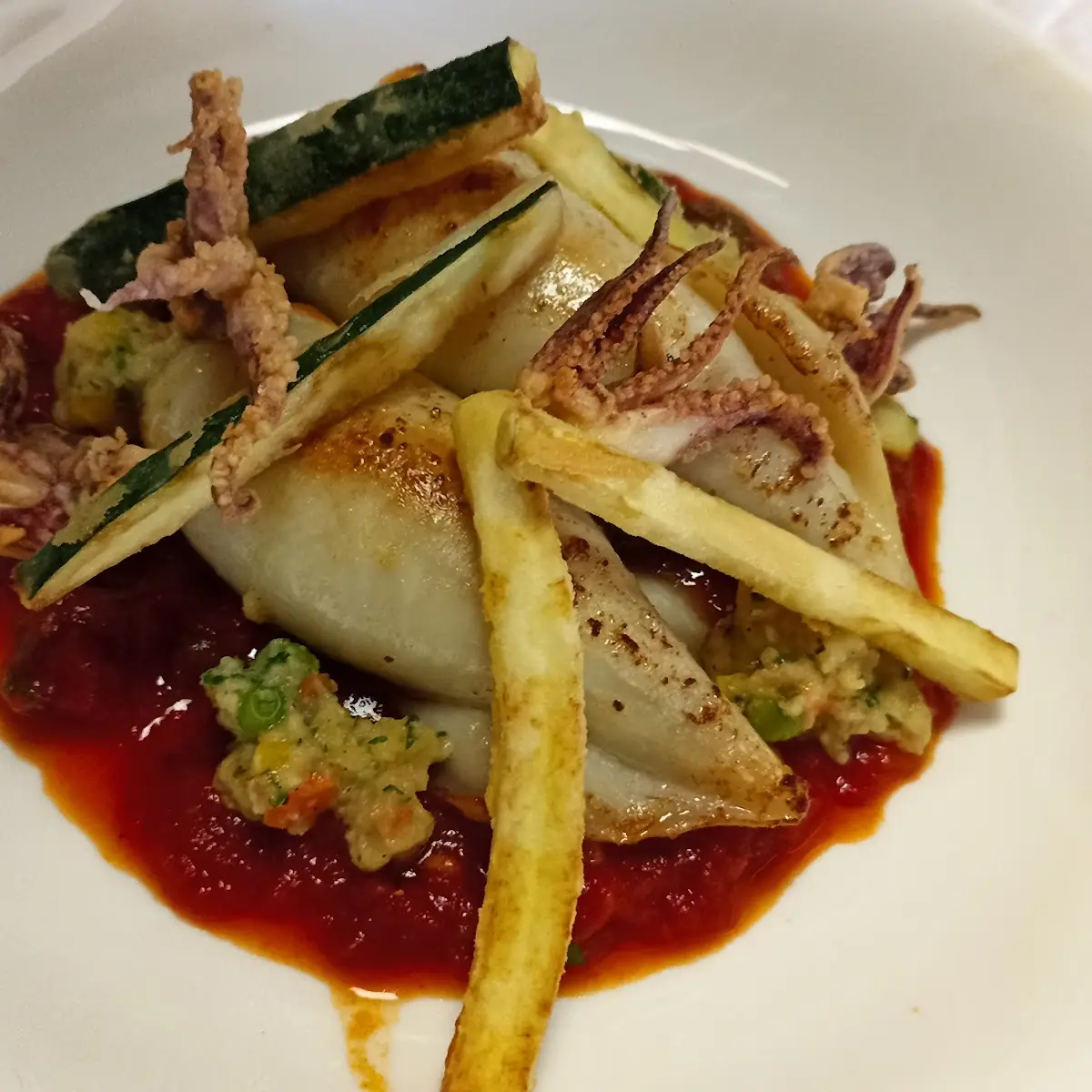 Calamari Ripieni Di Verdure Sugo All'arrabbiata Zucchine Fritte