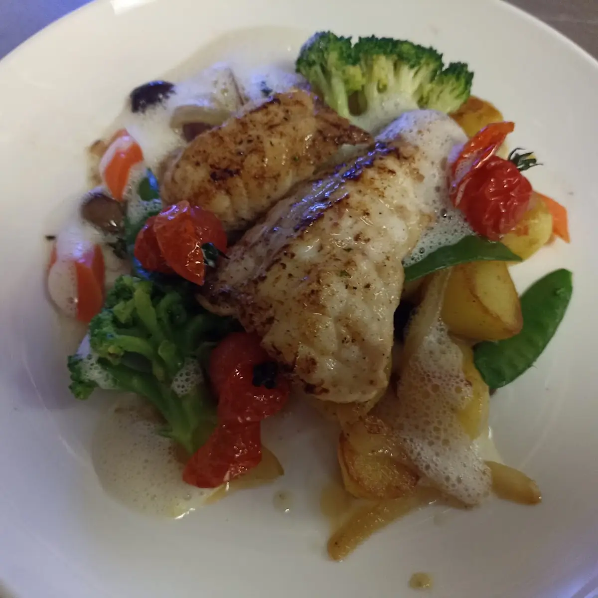 Rana Pescatrice Pizzaiola Broccoli