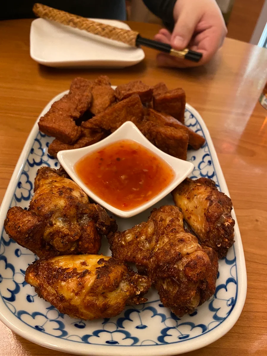 Fischküchlein Und Chicken Wings