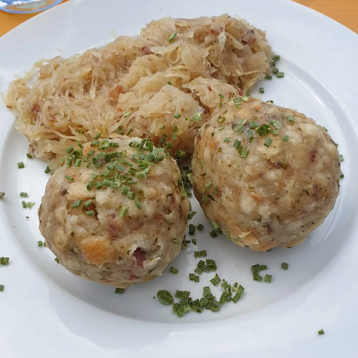 Tirolerknödel Mit Sauerkraut