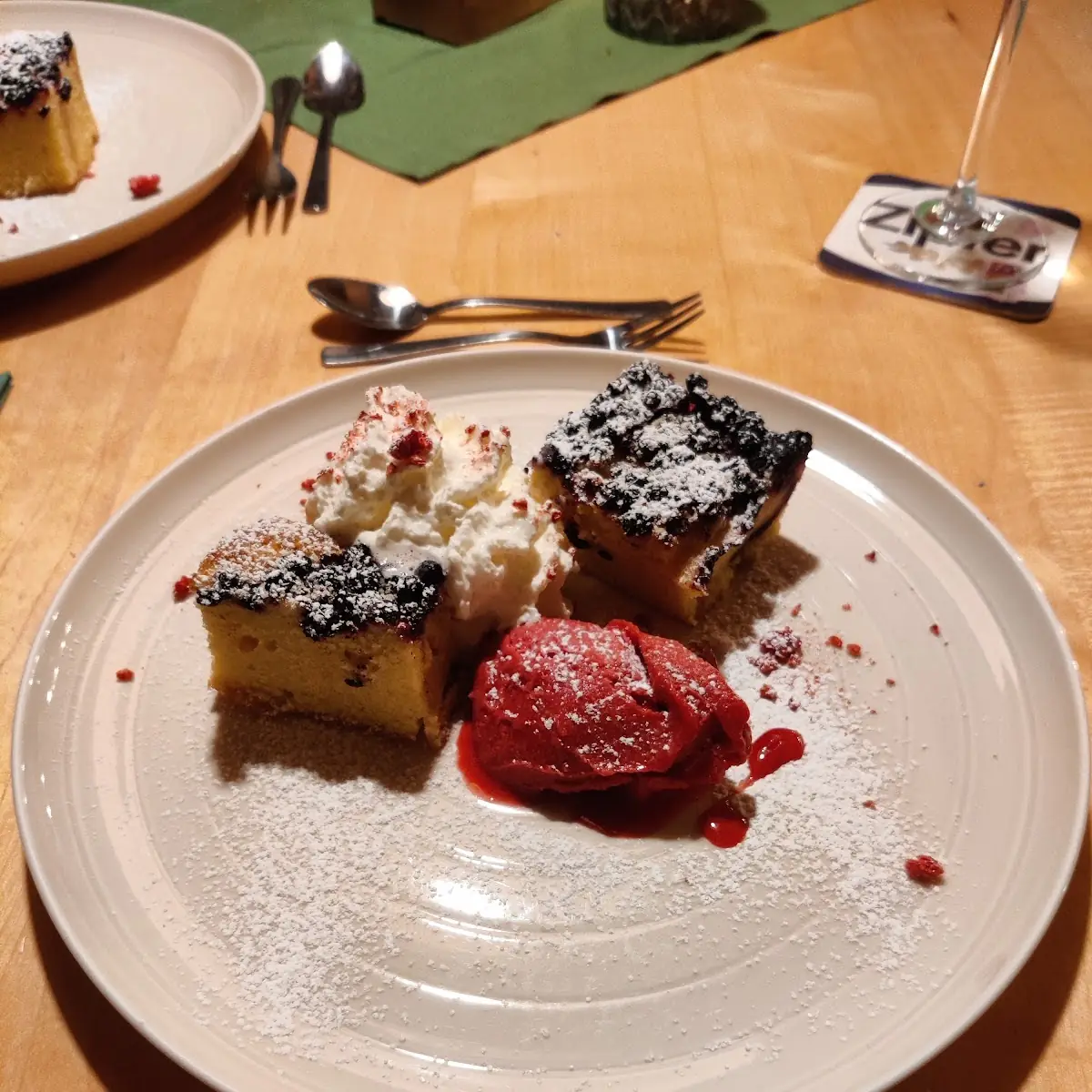 Hauptspeisen Und Dessert