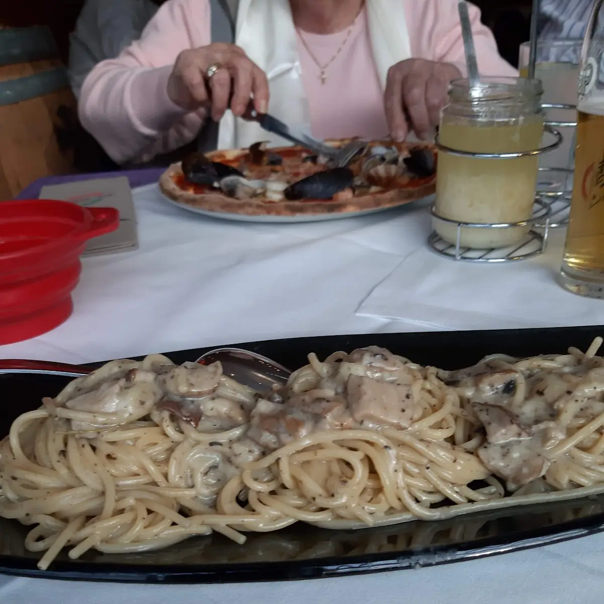 Spaghetti Alla Carbonara Mit Trüffel Und Schwammerl