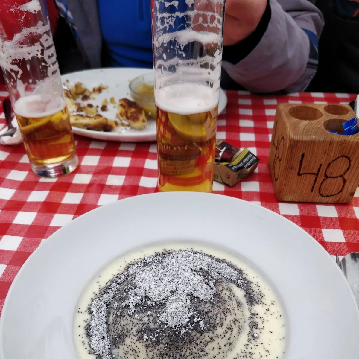 Germknödel Mit Vanillesauce Und Mohn