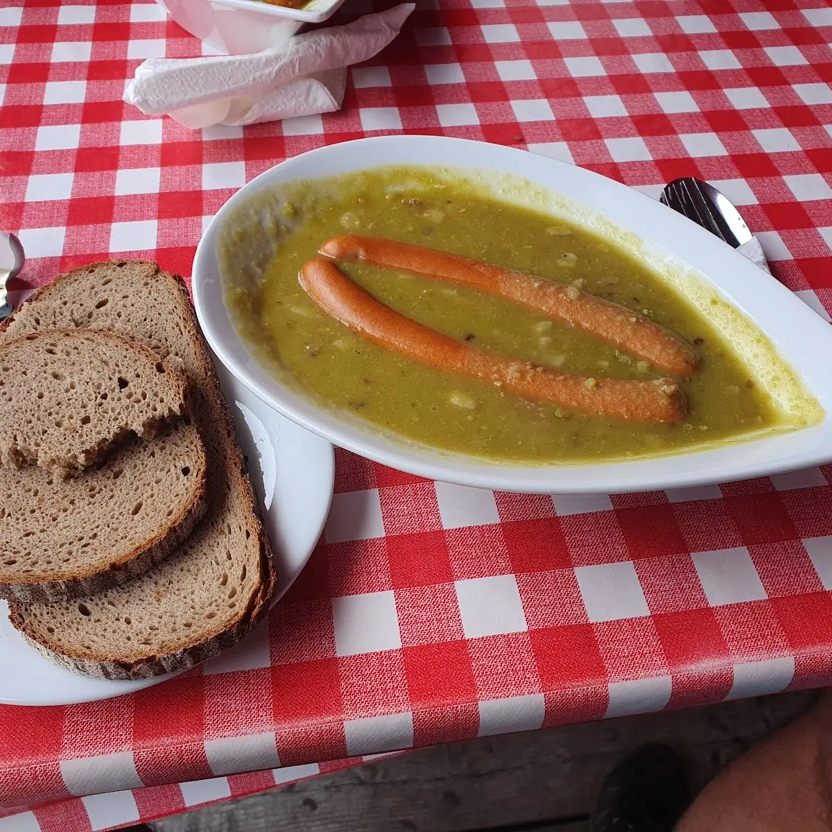 Zwei Frankfurter Würstchen