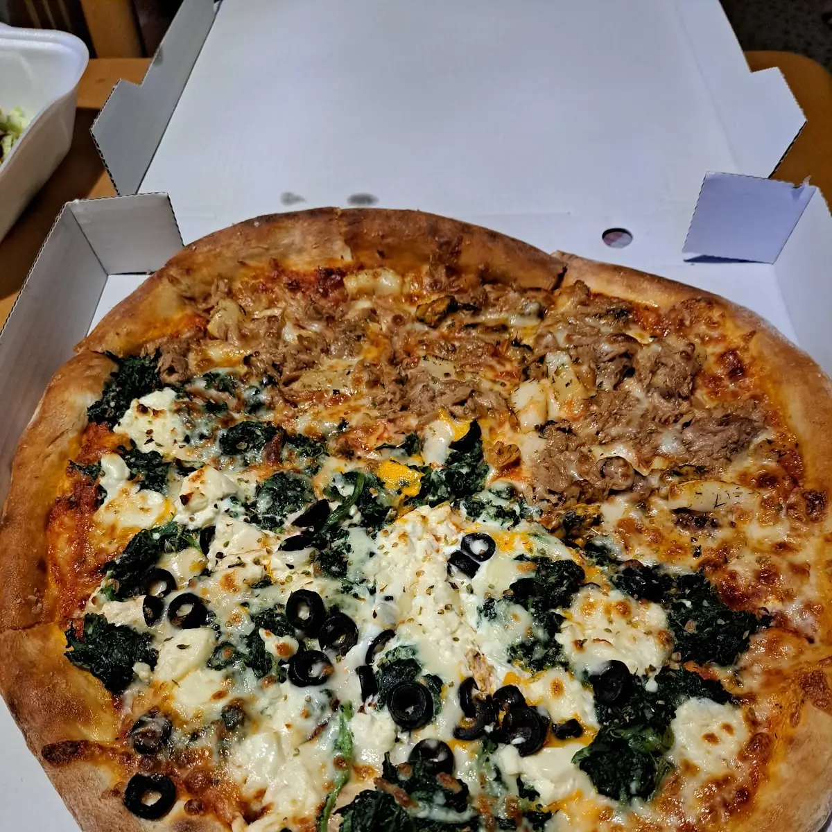 Spinat Pizza Mit Tunfisch Pizza
