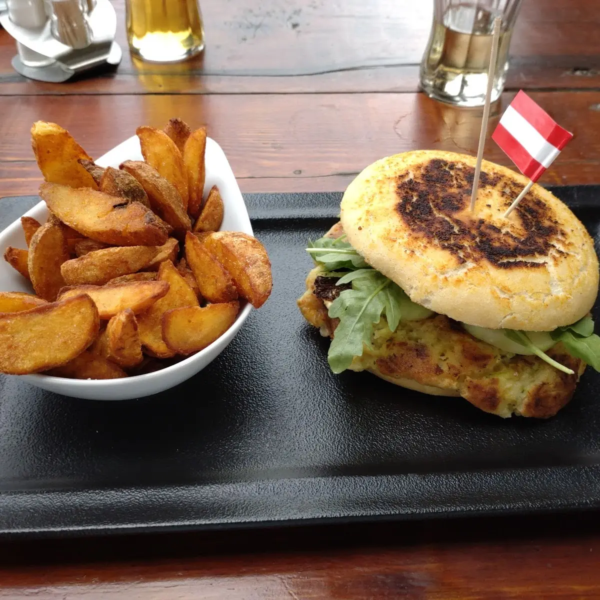Veggie Burger Mit Wedges