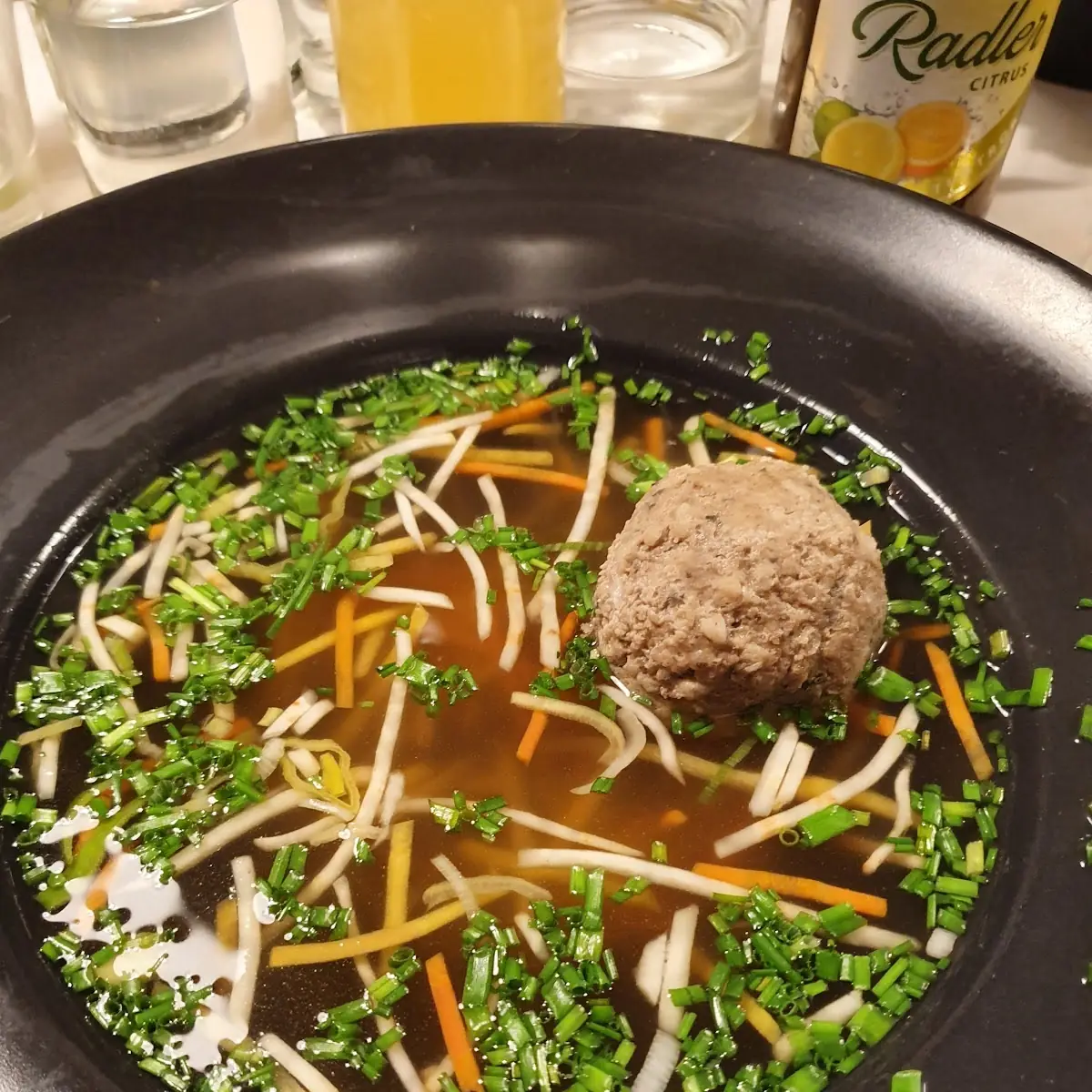Leberknödelsuppe