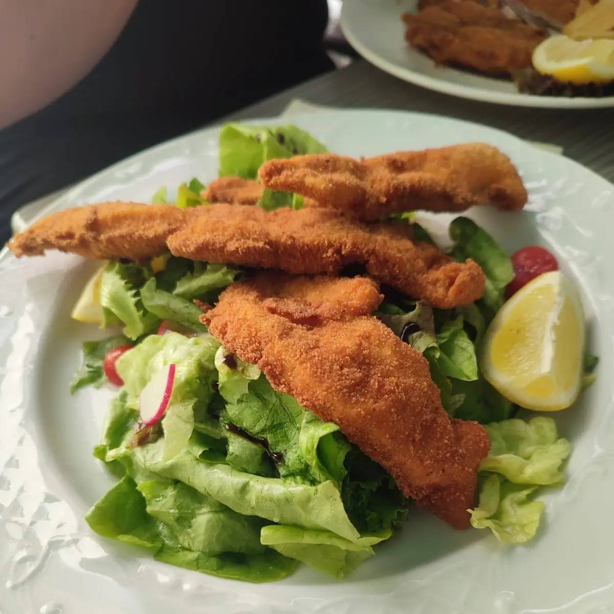 Putenstreifen Salatteller