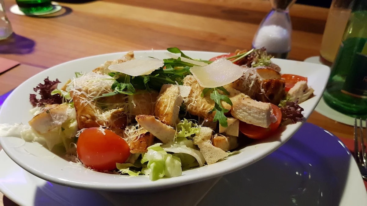 Caesar Salat