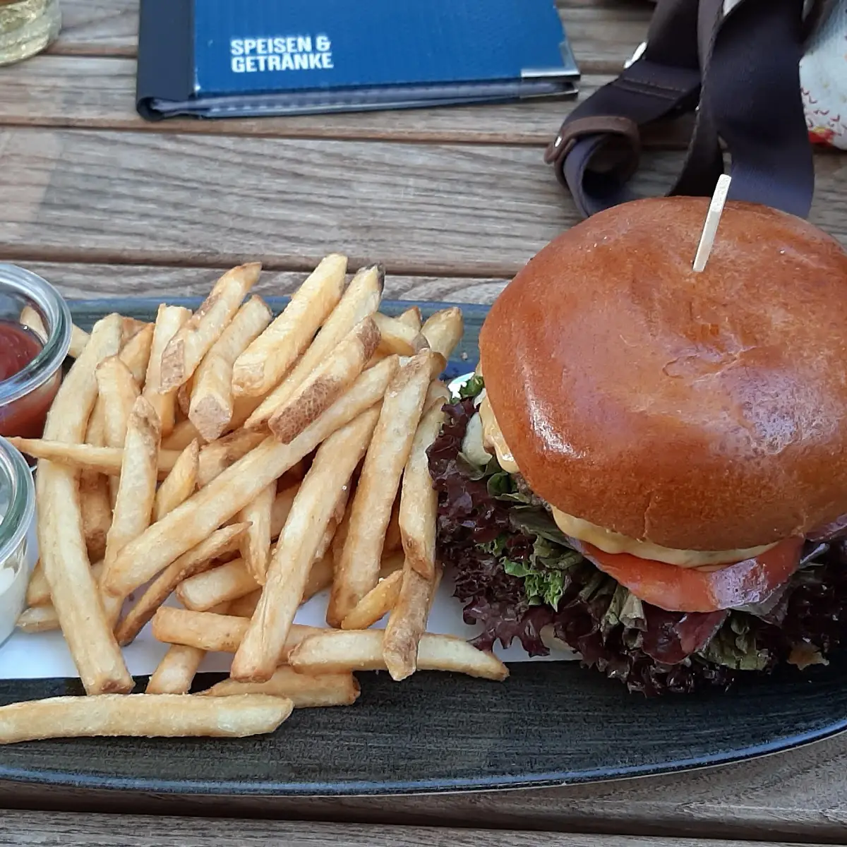 Gemüseburger Mit Käse Und Speck