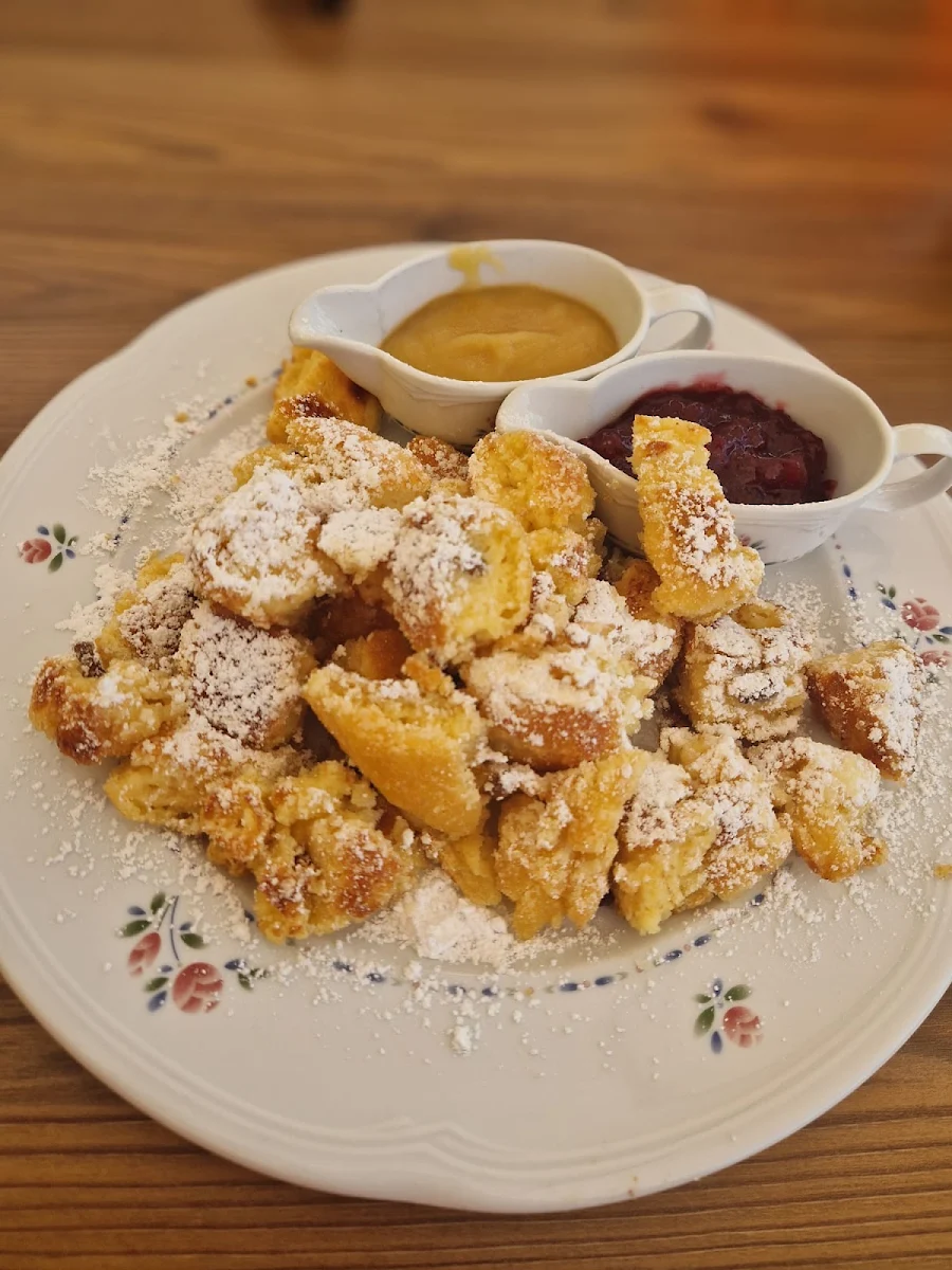 Kaiserschmarrn Und Germknödel