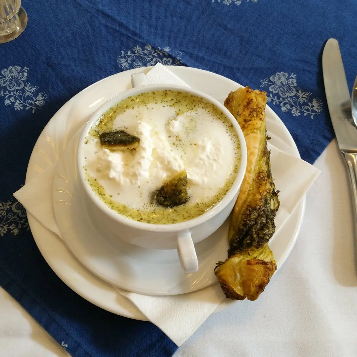 Bärlauch Creme Suppe Mit Lachs