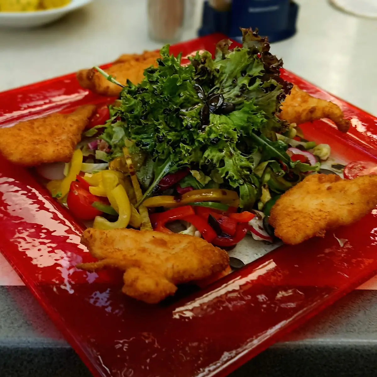 Steirischer Backhendl Salat