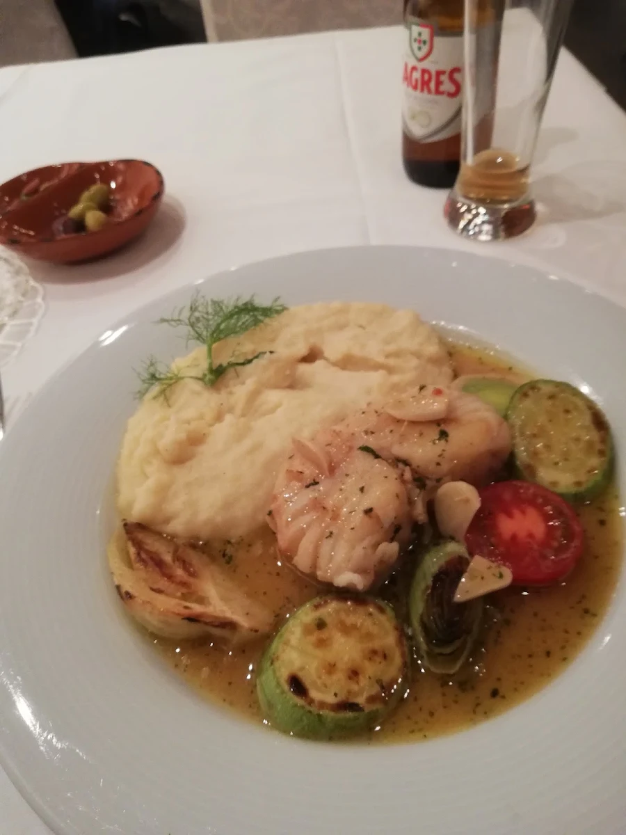 Bacalhau Com Purê De Batata E Legumes