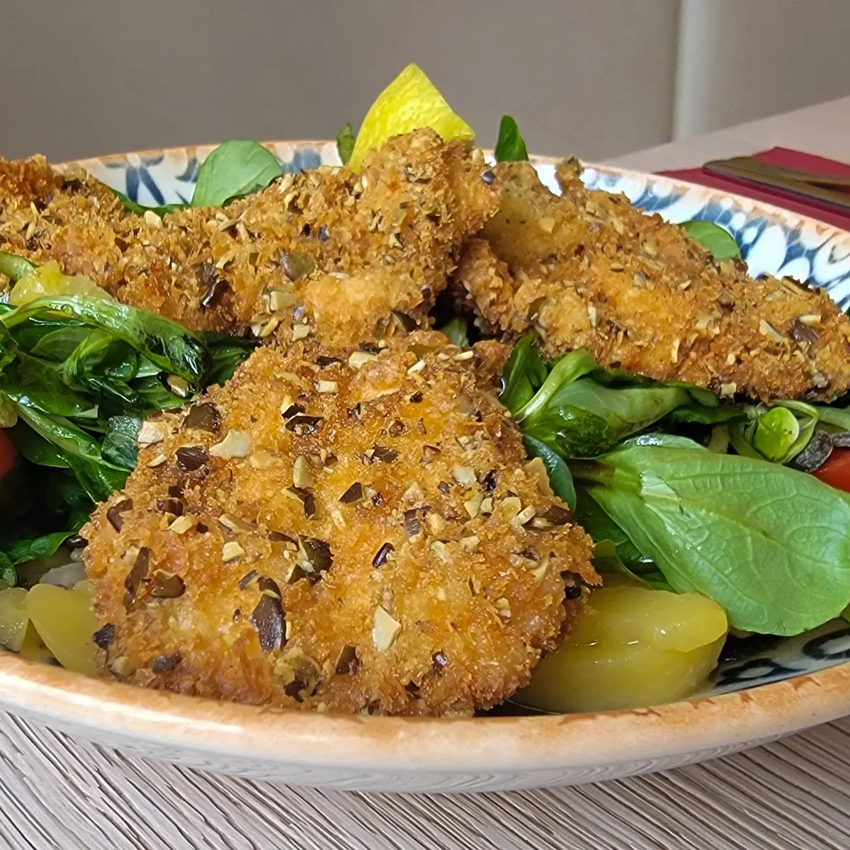 Caesar Salad mit der steirischen Landhuhnbrust