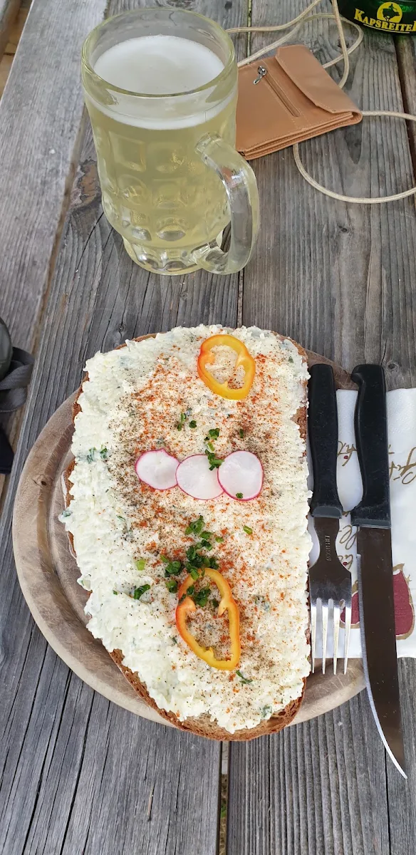 Erdäpfelkäsbrot