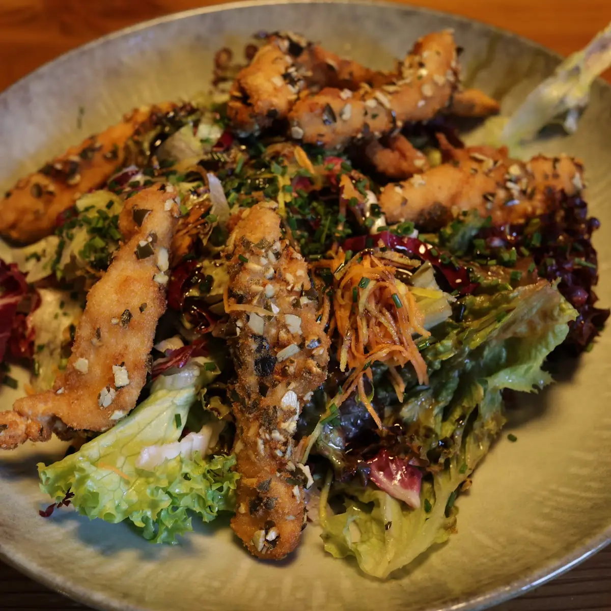 Backhendlstreifen Auf Blattsalat
